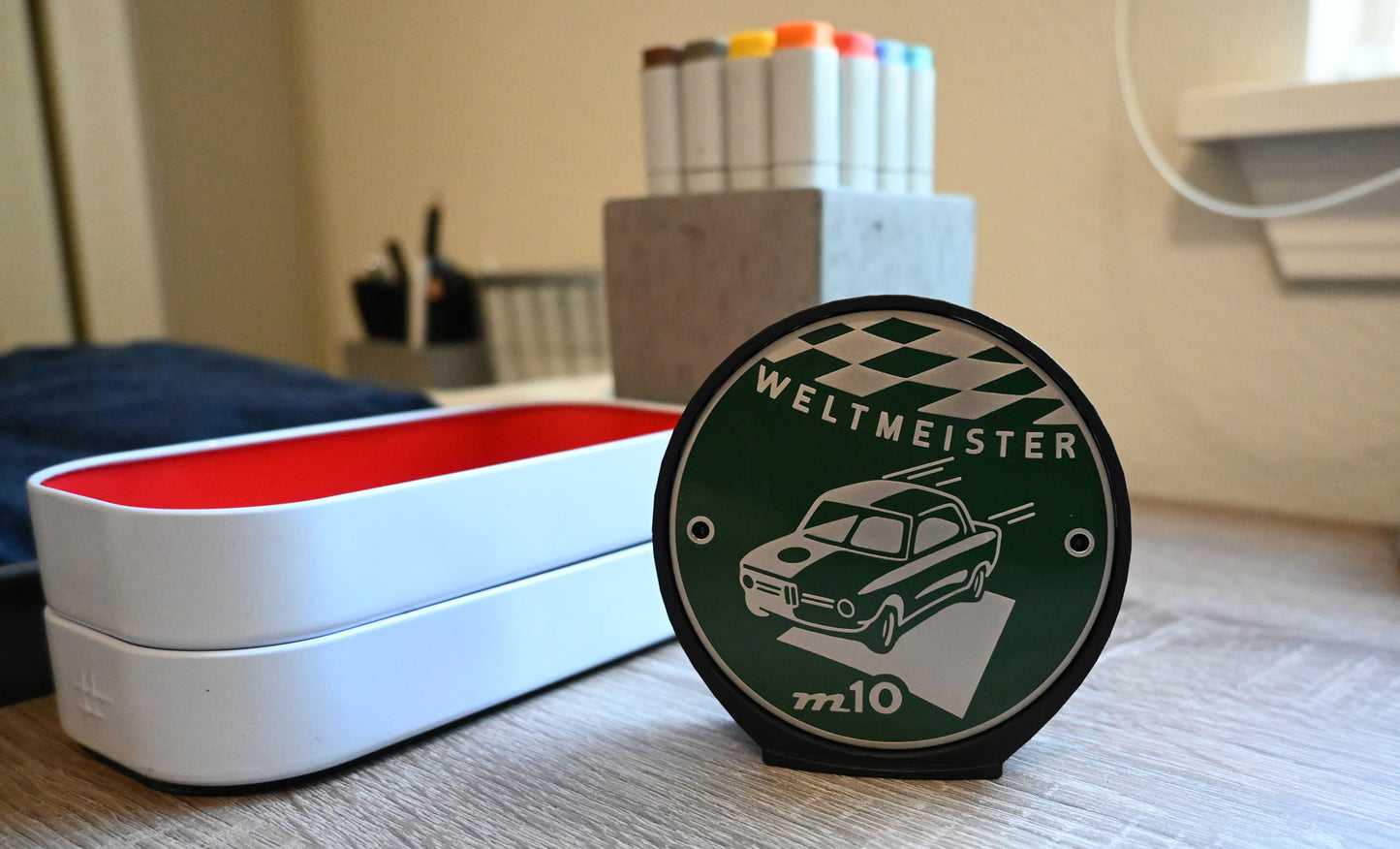 Desk Badge + Holder 'Weltmeister'