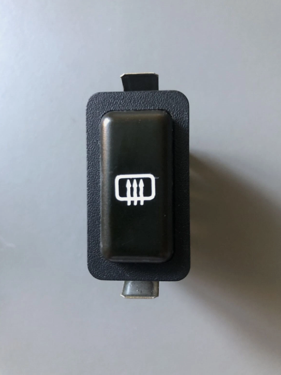 BMW z3 Rear Defrost Decal (Vertical Button)